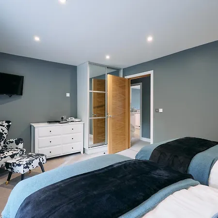 2 Bedroom Marina View At Windermere Marina Village *
