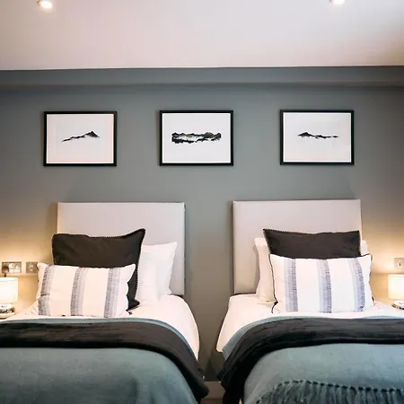 Apartment 2 Bedroom Marina View At Windermere Marina Village *