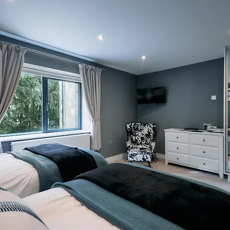 2 Bedroom Marina View At Windermere Marina Village Apartment *